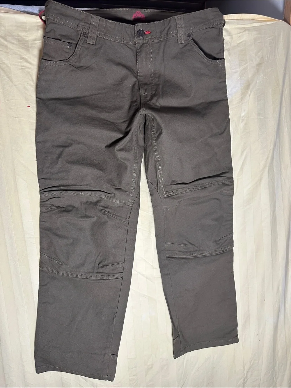 Men's Olive Straight Jeans with Articulated Knees